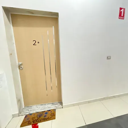 1 * טיראנה