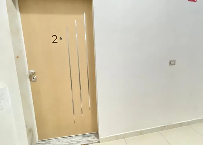 1 * Тирана